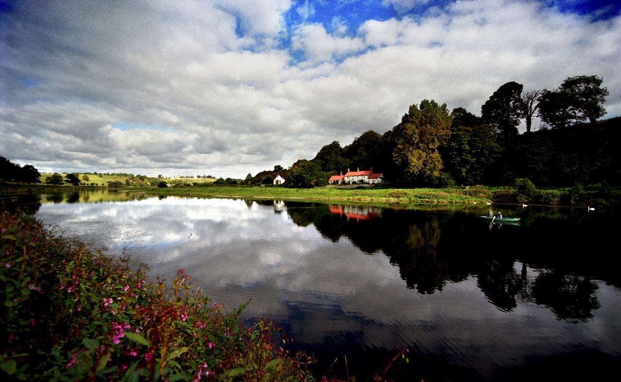 Bed and Breakfast The Masons Arms Norham Экстерьер фото